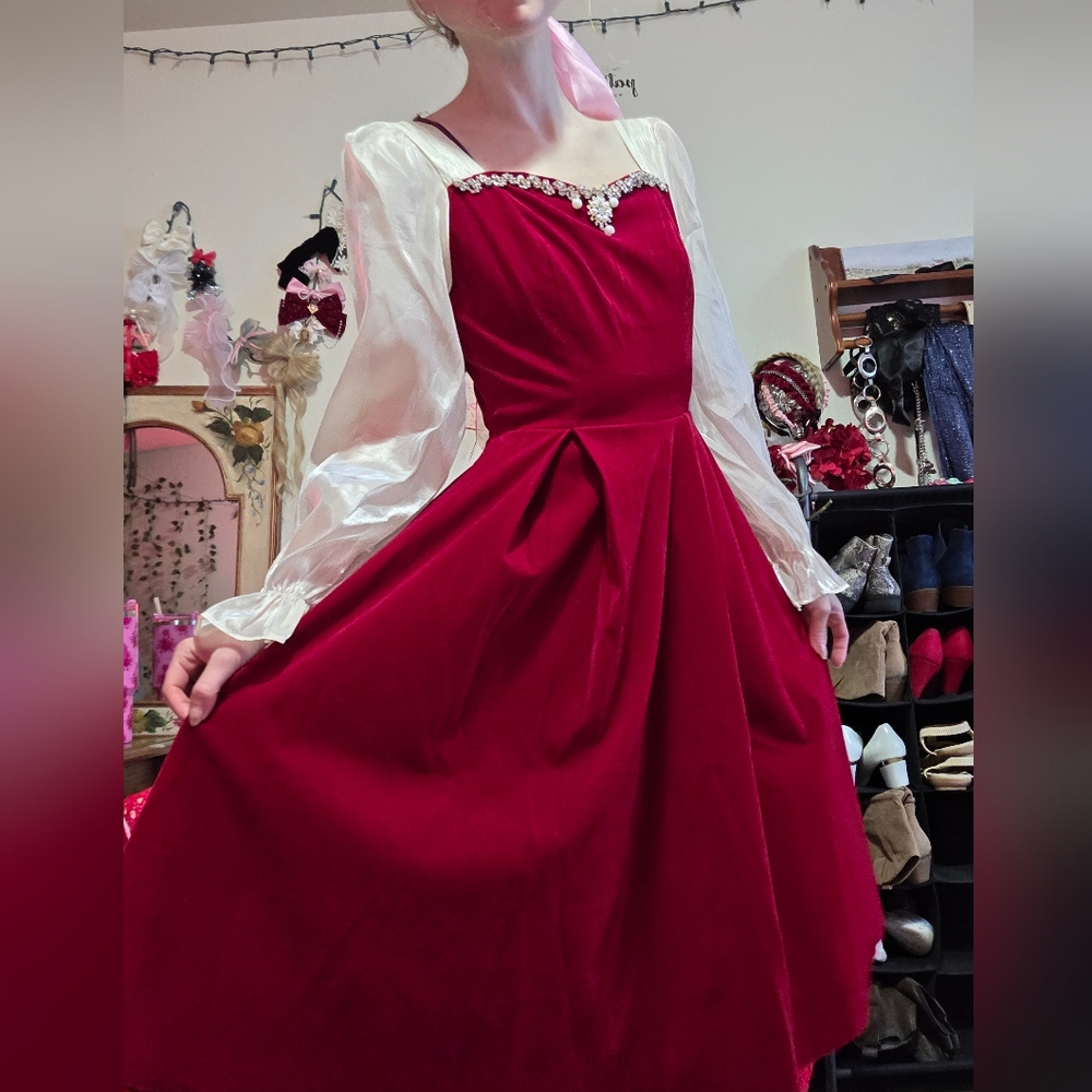 Red Jewel-Embellished Dress with Sheer Puff Sleeves Size S